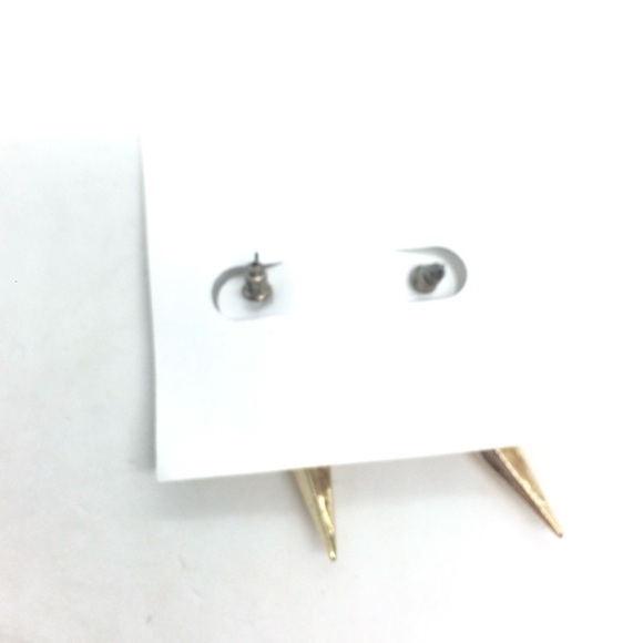 3/$30 NWT ACCESSORY CONCIERGE PYRAMID EARRING DANGLE GOLD TONE GEOMETRIC - Picture 7 of 11